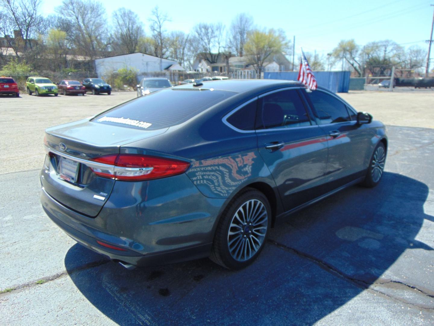 2017 Gray Ford Fusion (3FA6P0HD2HR) with an 4-Cyl 2.5 Liter engine, Auto, 6-Spd SelectShift transmission, located at 2105 Dixie Hwy, Louisville, KY, 40210, (502) 772-3333, 38.220932, -85.795441 - Photo#10